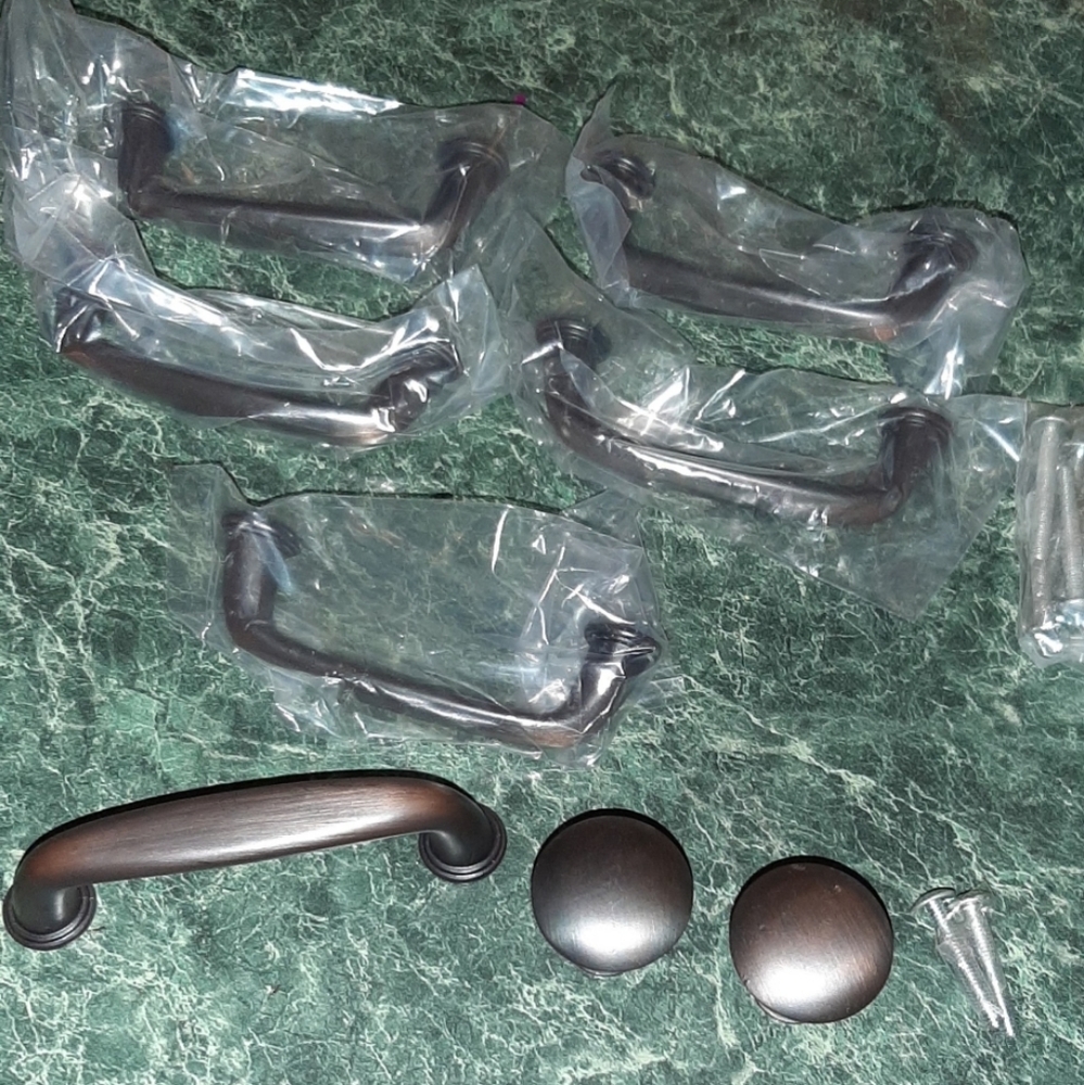 Brushed Nickel Drawer Pulls & Knobs- 6 Pulls and 2 Round Knobs/Offers Welcome❣